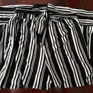 No Comment NY*LA Black/White Striped Flared Leg Pants EUC Size M